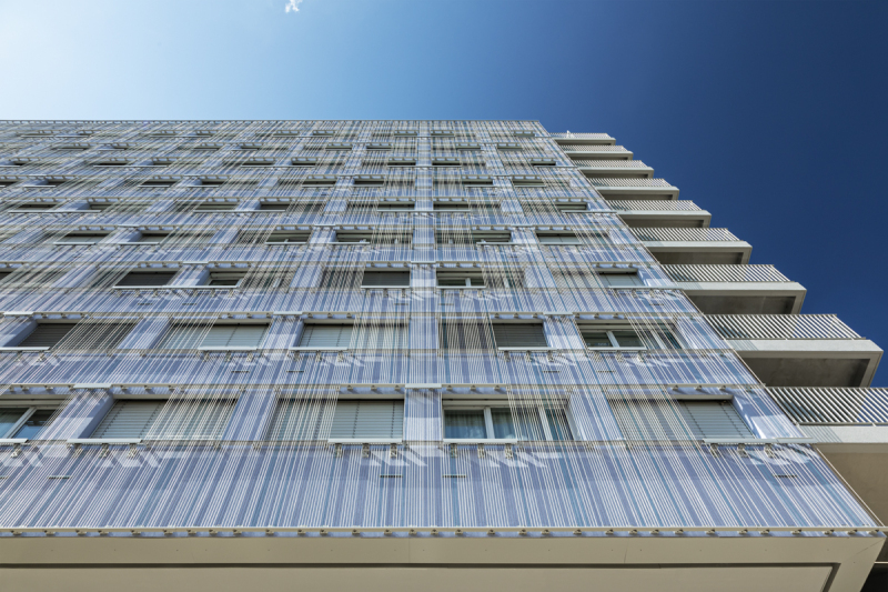 Kriskadecor — Aluminum Chain façade