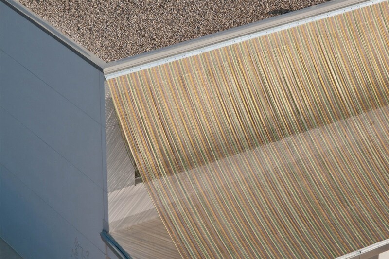 Kriskadecor — Aluminum Chain façade