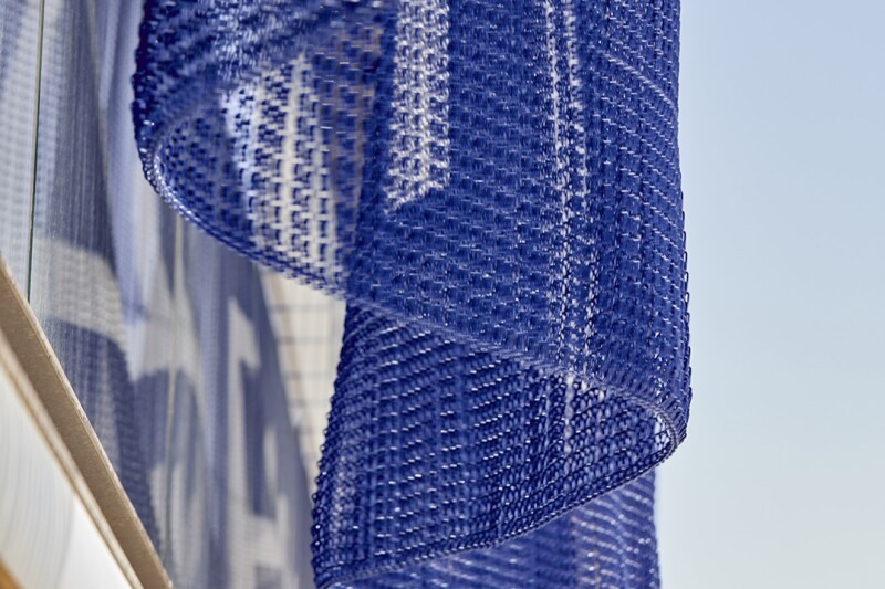 Kriskadecor — Aluminum Chain façade
