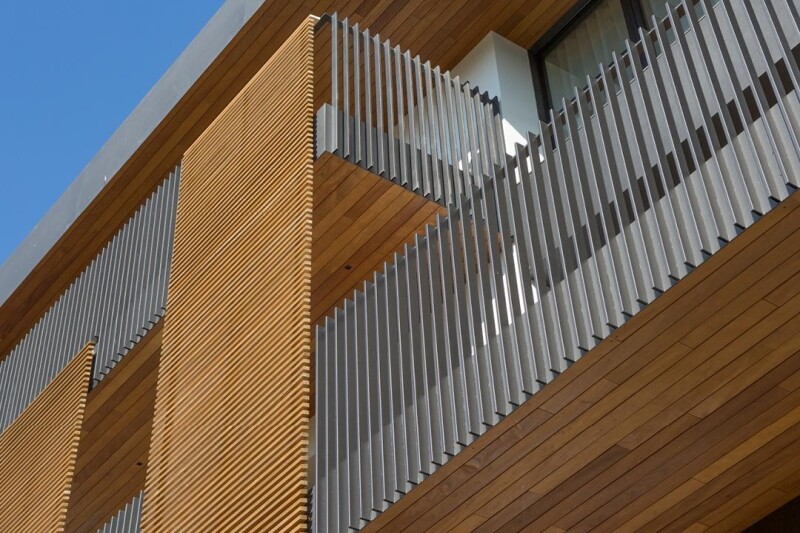 Ravaioli Lengnami — Wooden Façade