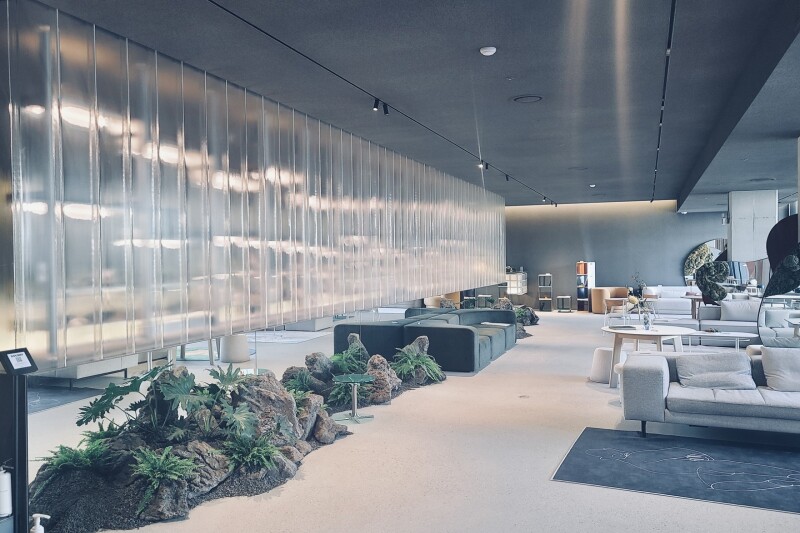 Lamberts — Glass partitions