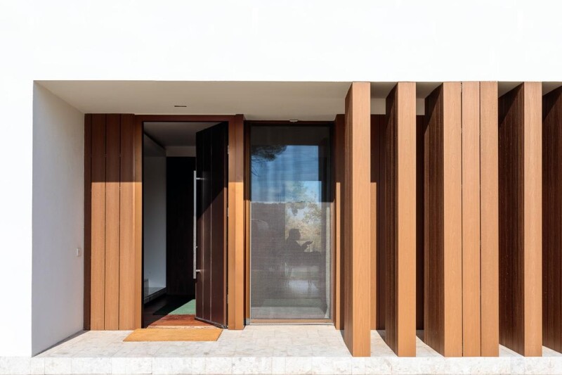 Ravaioli Lengnami — Wooden Façade