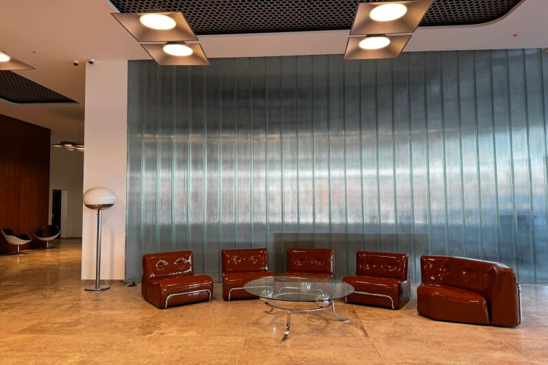 Mziuri Business Centre — Glass partitions