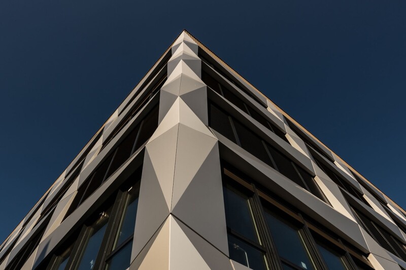 ALUCOBOND — კომპოზიტური პანელი