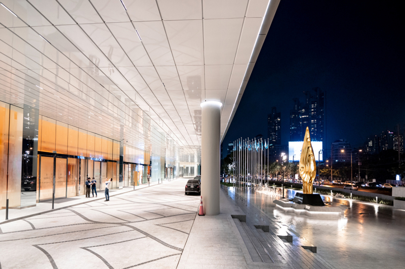 iGuzzini —  Indoor & Outdoor Lighting
