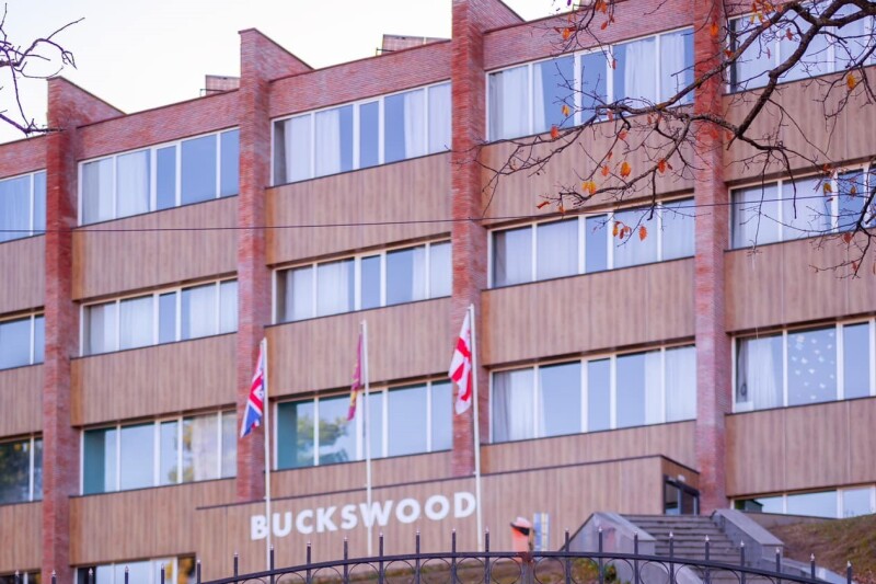 School "Buckswood" — FAÇADE