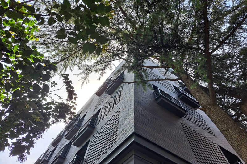 Residential House on Barnov Street — FAÇADE