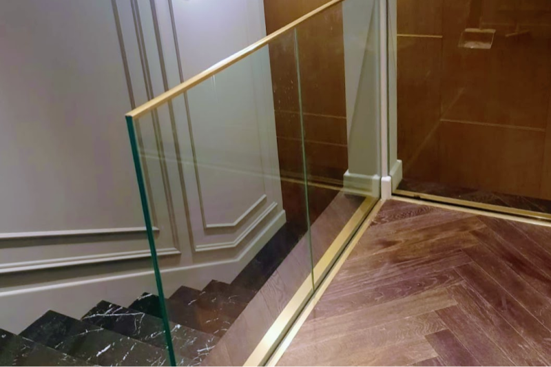 Private house — Glass Railing